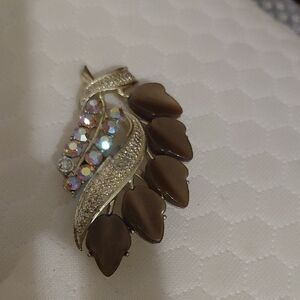 Elegant Brown and Gold Leaf Brooch